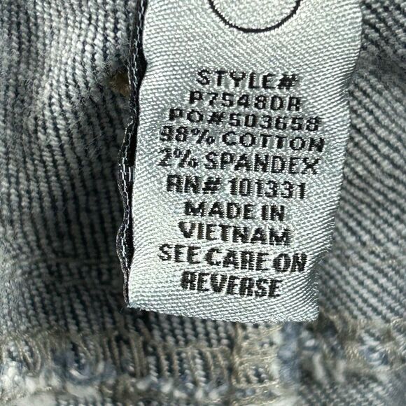 REFUGE RUNWAY Jeans 4R Everyday Boot Low Rise Distressed Whiskered Casual - Picture 14 of 16